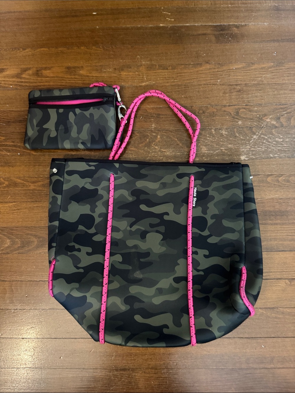 Neoprene Haute Shore Camouflage Tote with Pink Trim